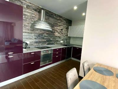 квартира за адресою Панаса Мирного вул., 28а