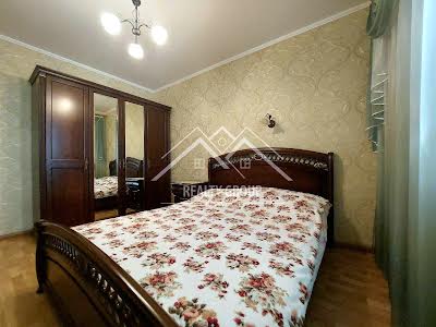 квартира за адресою Українська вул., 61