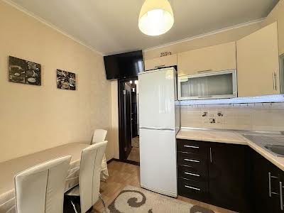 квартира за адресою с. Софіївська борщагівка, Боголюбова вул., 4