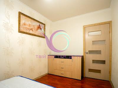 квартира за адресою Івасюка, 30