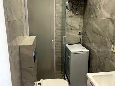 квартира за адресою Профессора Отамановского, 4