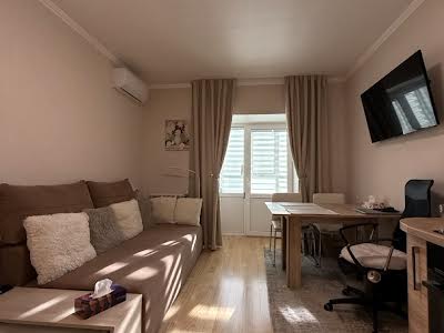 квартира за адресою Патріарха Мстислава Скрипника вул., 48-А