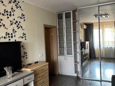 квартира за адресою Драгоманова вул., 1-Б