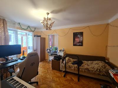 квартира за адресою Черняховського вул., 4