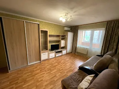 квартира по адресу Ларисы Руденко ул., 13