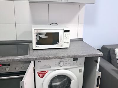 квартира за адресою Михайла Максимовича, 28Д