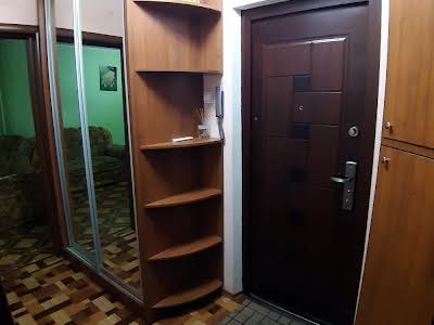 квартира за адресою житловий масив Тополя-3 вул., 8
