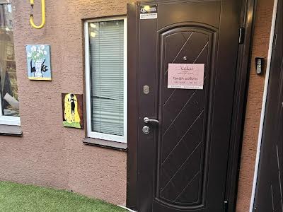 комерційна за адресою Боголюбова вул., 20