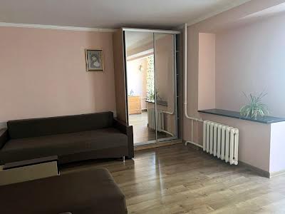 квартира за адресою Низинна вул., 60