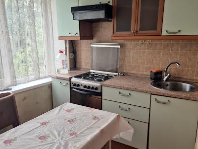 квартира за адресою Привокзальна вул., 8