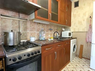квартира за адресою Лазурна вул., 30б