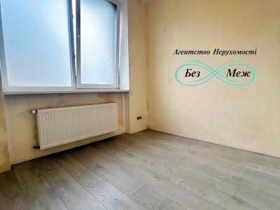 квартира за адресою Молодіжна вул., 4