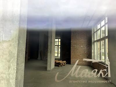 комерційна за адресою Редьчинська вул., 3