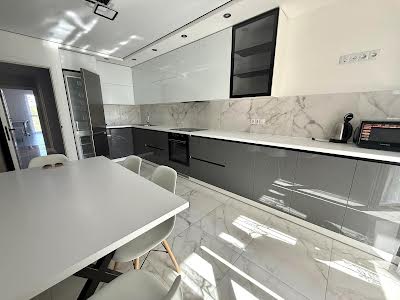 квартира по адресу Степана Бандеры просп., 36