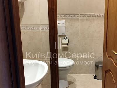 комерційна за адресою Дмитрівська вул., 52б