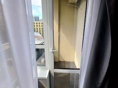 квартира по адресу Василия Тютюнника ул. (Анрі Барбюса), 28-А