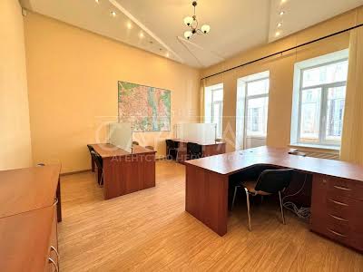коммерческая по адресу Саксаганского ул., 15