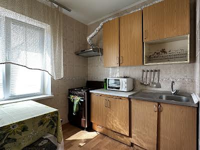 квартира по адресу Ревуцкого ул., 18