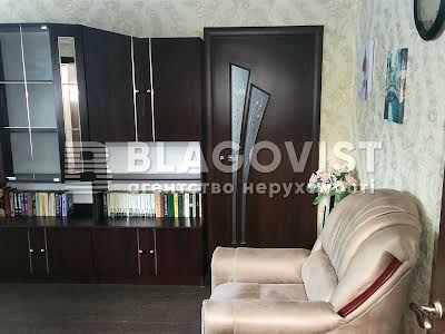 квартира за адресою Солом'янська вул., 16