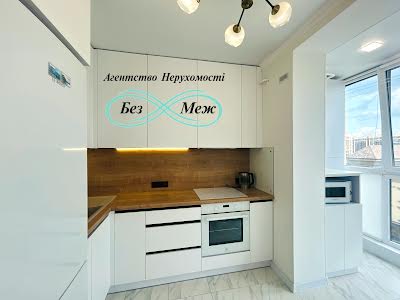 квартира за адресою Молодіжна вул., 4