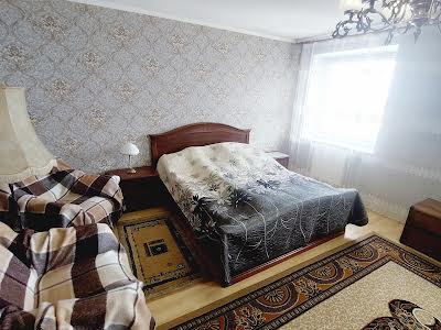 квартира за адресою Дмитра Чижевського вул. (Петра Чаадаєва), 2-Б