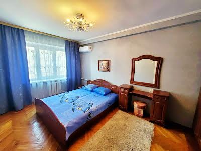 квартира за адресою Велика Васильківська вул. (Червоноармійська), 131
