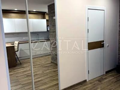 квартира за адресою Дніпровська набережна вул., 18