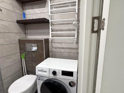 квартира за адресою Боголюбова вул., 33