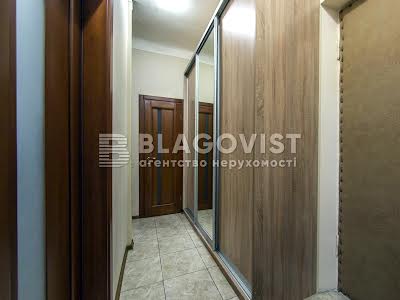 квартира по адресу Кловский спуск, 4