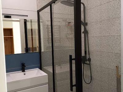 квартира за адресою Київ, Салютна вул., 2