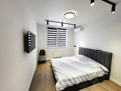 квартира по адресу Ревуцкого ул., 40б
