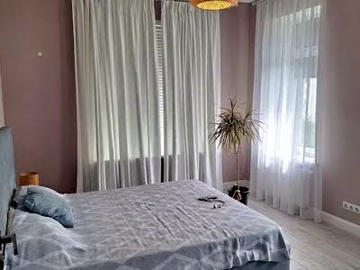квартира за адресою Успішна вул., 18