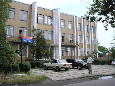 коммерческая по адресу Защитников Украины ул. (Леніна), 14