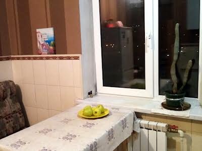 квартира по адресу Ревуцкого ул., 13