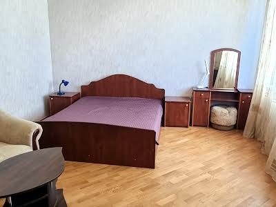 квартира за адресою Микільсько-Слобідська вул., 2-Б