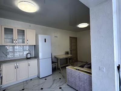 квартира за адресою Мельника, 10