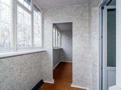комерційна за адресою Бориса Гмирі вул., 9в
