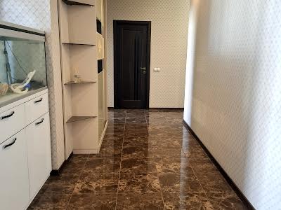 квартира по адресу Гвардейцев-Широнинцев ул., 33