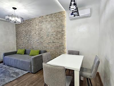 квартира за адресою Дніпровська набережна вул., 18-Б