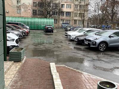коммерческая по адресу Львовская ул., 22