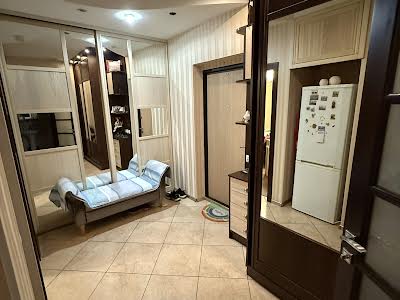 квартира по адресу Драгоманова ул., 6/1