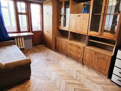 квартира за адресою Сулеймана Стальського вул., 8