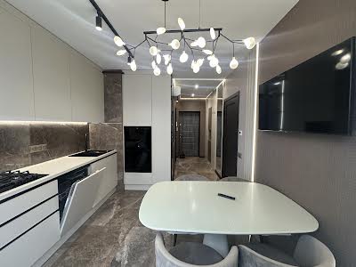 квартира за адресою Залізнична вул., 9
