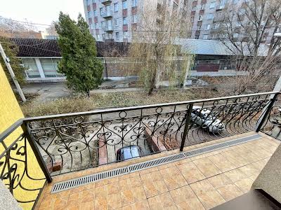 будинок за адресою Володимира Моссаковського вул. (Клари Цеткін), 11
