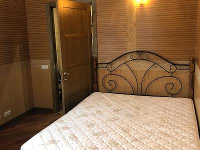 квартира за адресою Дегтярівська вул., 25а к1