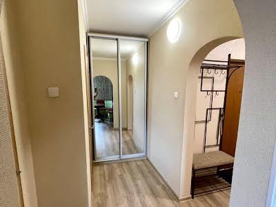 квартира за адресою Урлівська вул., 19