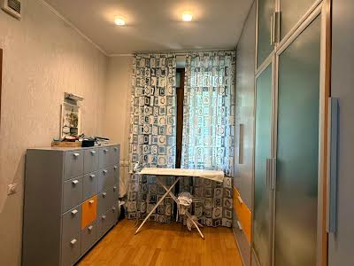 дом по адресу Днепростроевская ул.