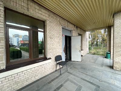 комерційна за адресою Броварська, 1а