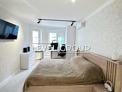 квартира за адресою Теплична вул., 38