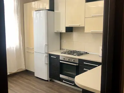 квартира за адресою Олексія Вадатурського вул., 18а